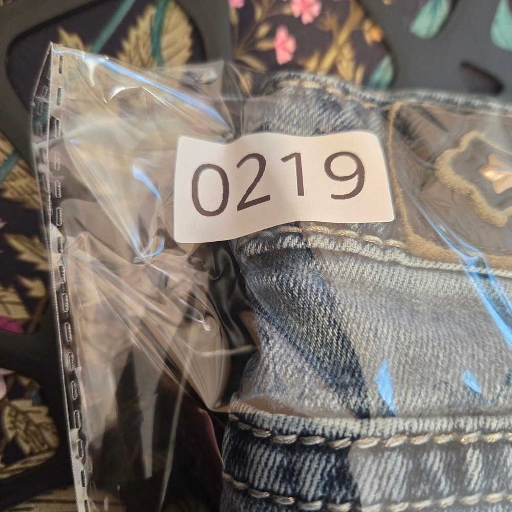 Miss Me Bootcut Jeans Distressed Embellished Y2K Western Glam Size 29 - Picture 11 of 11